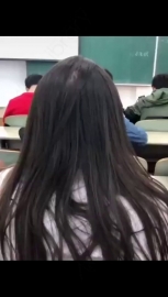 视频素材 小姐姐惊艳扭头瞬间_名场面魔性视频素材