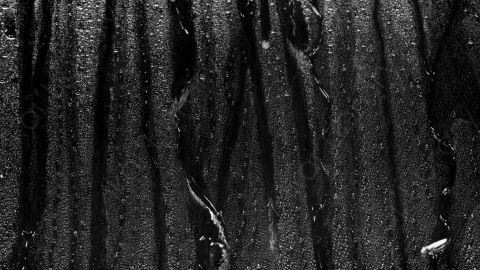 视频素材-雨水下雨水滴落在玻璃上滑落Dribble_Close-Up
