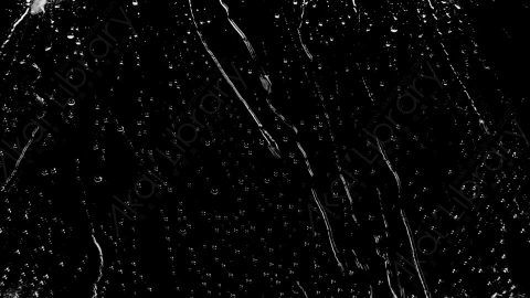 视频素材-雨水下雨水滴落在玻璃上滑落Steady_Leak_Close-Up
